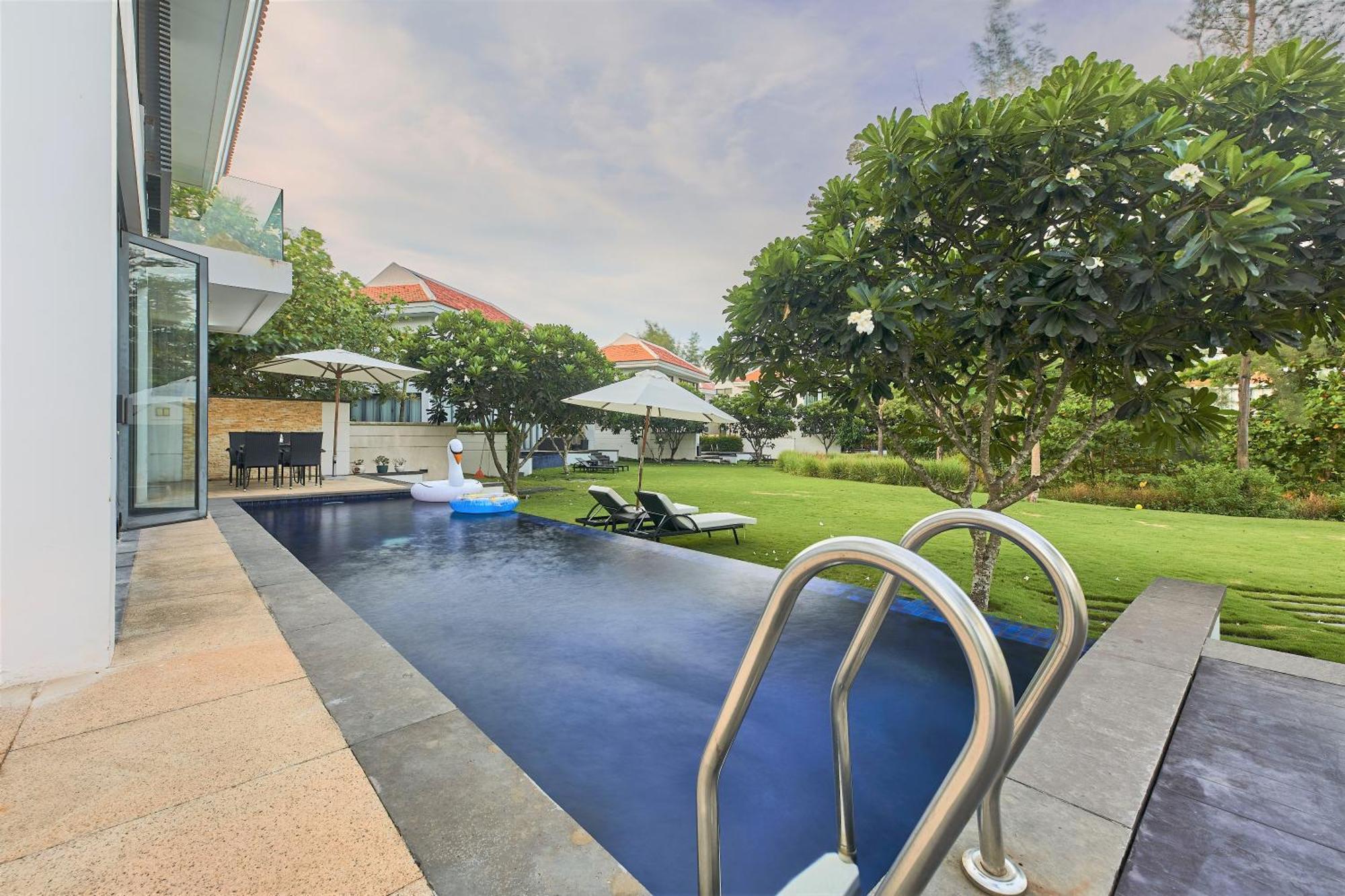 Memories Holiday Beach Villa ดานัง ภายนอก รูปภาพ